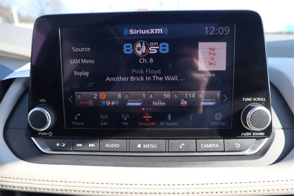 Used 2024 Nissan Rogue SV w/ SV Premium Package image 18