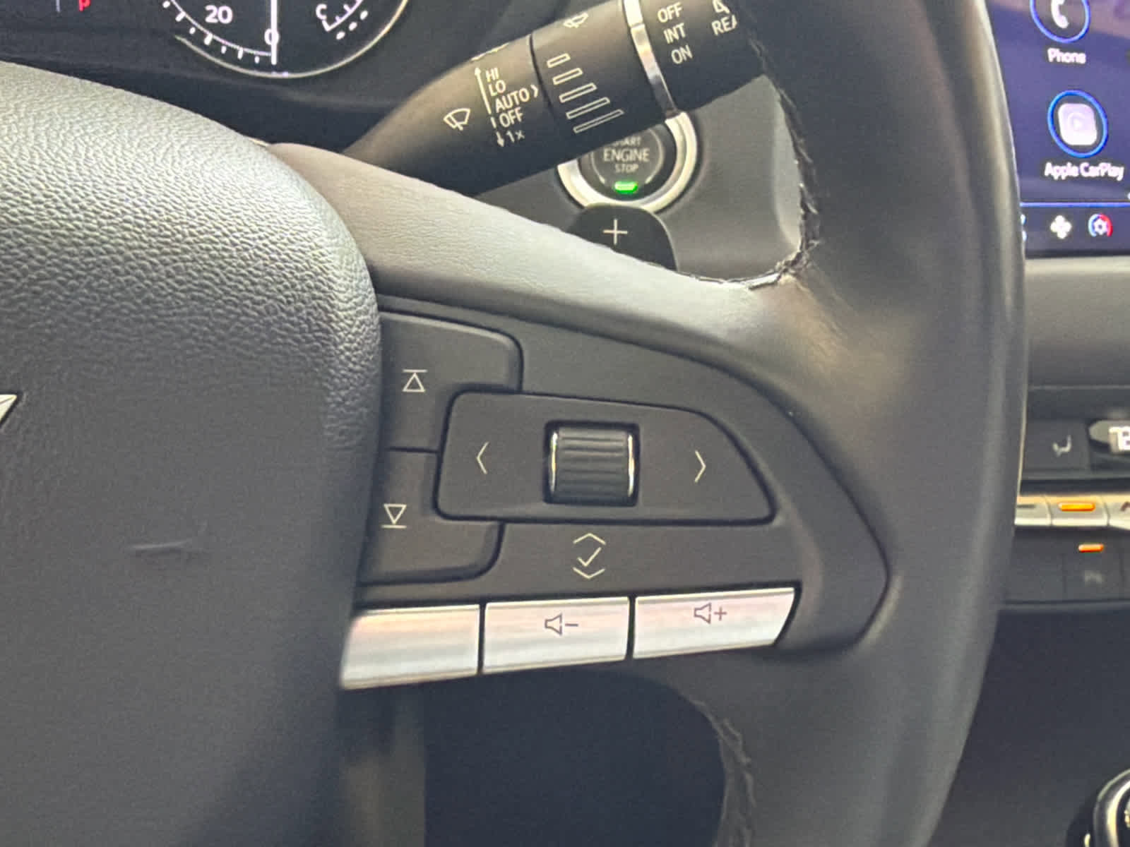 Used 2021 Cadillac XT4 Premium Luxury FWD image 40