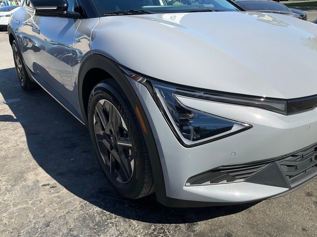 Used 2025 Kia EV6 Light image 67