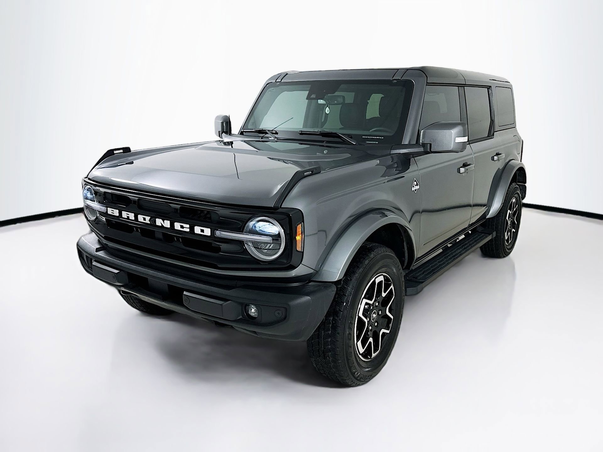 Used 2024 Ford Bronco Outer Banks AWD/4WD image 3