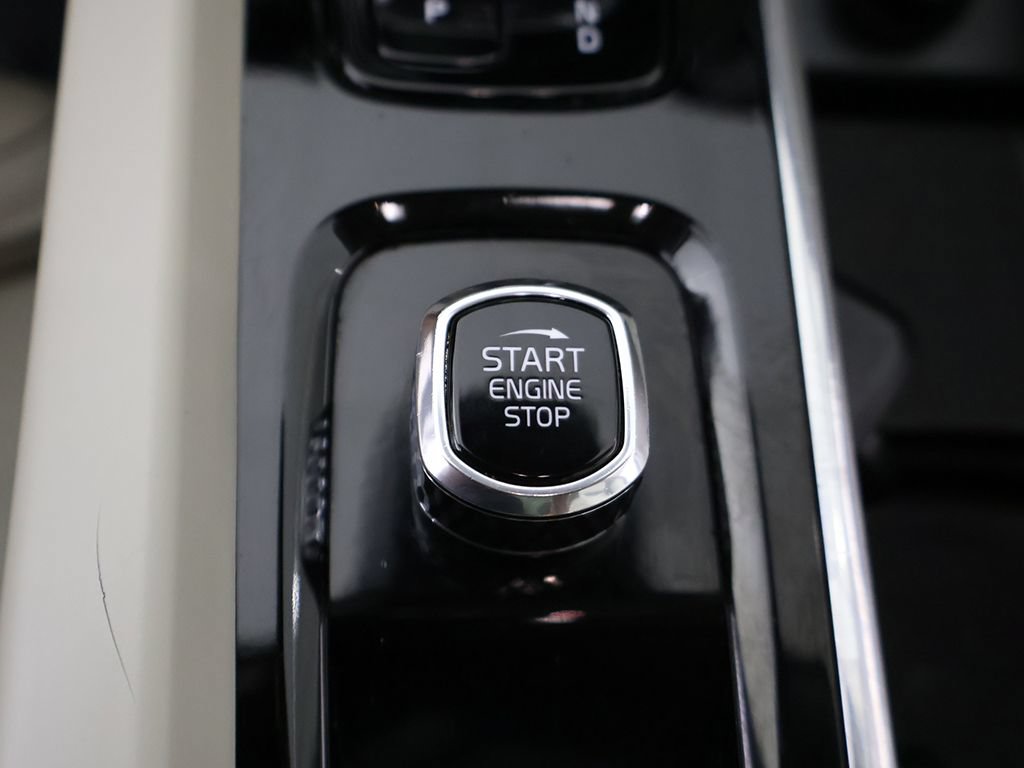 Used 2023 Volvo XC60 B6 Ultimate AWD/4WD image 46