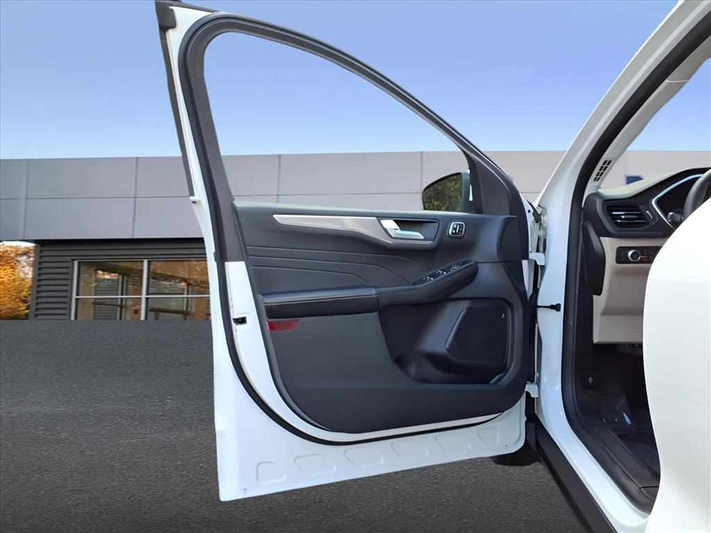 Used 2022 Ford Escape Titanium image 14