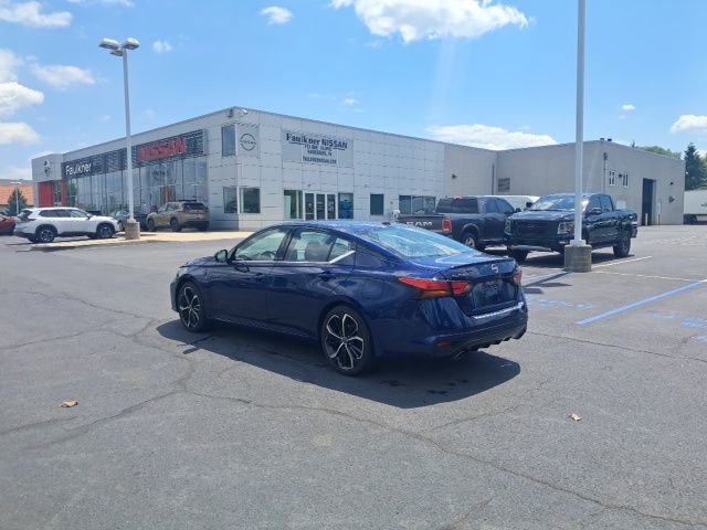 Certified 2023 Nissan Altima 2.5 SR FWD image 11