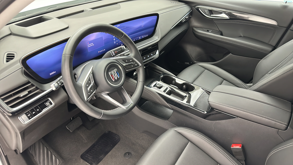 Used 2025 Buick Envision Preferred AWD/4WD image 11