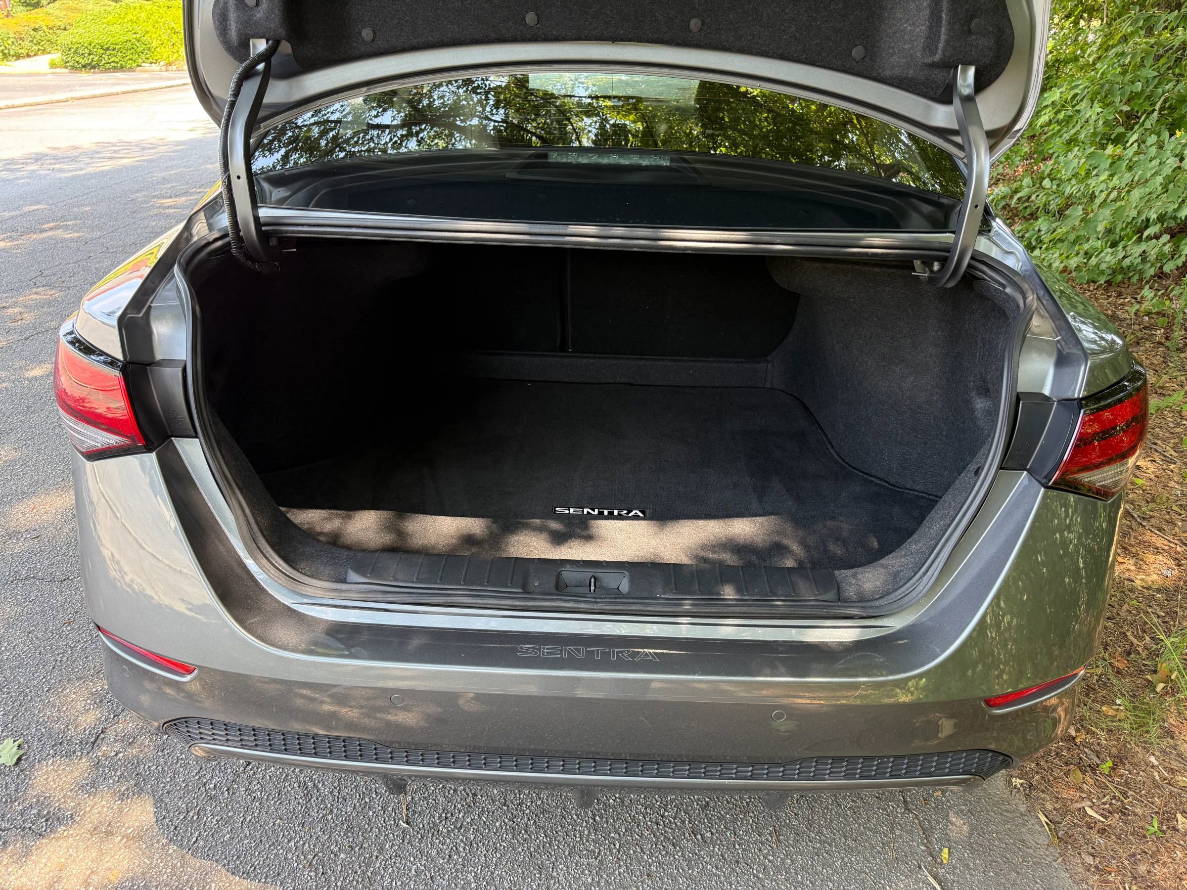 Used 2024 Nissan Sentra SV image 4