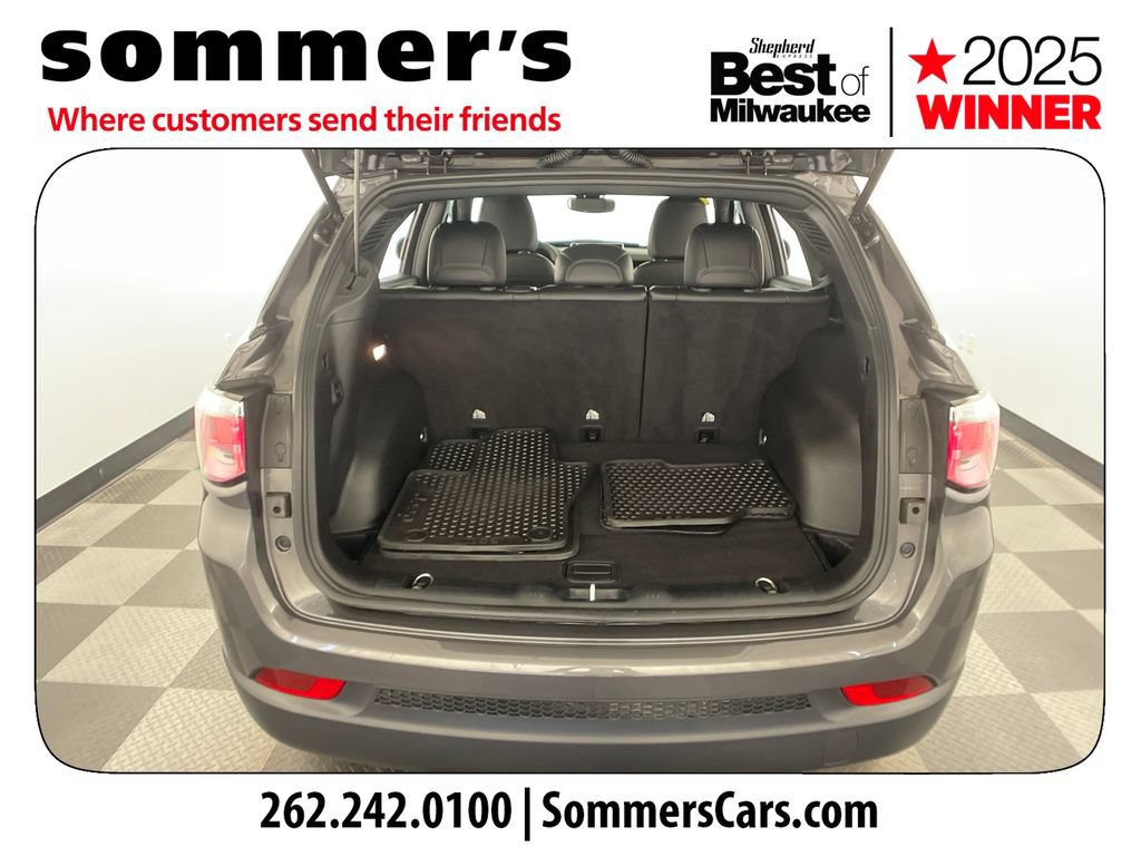 Used 2024 Jeep Compass Latitude w/ Convenience Group AWD/4WD image 19