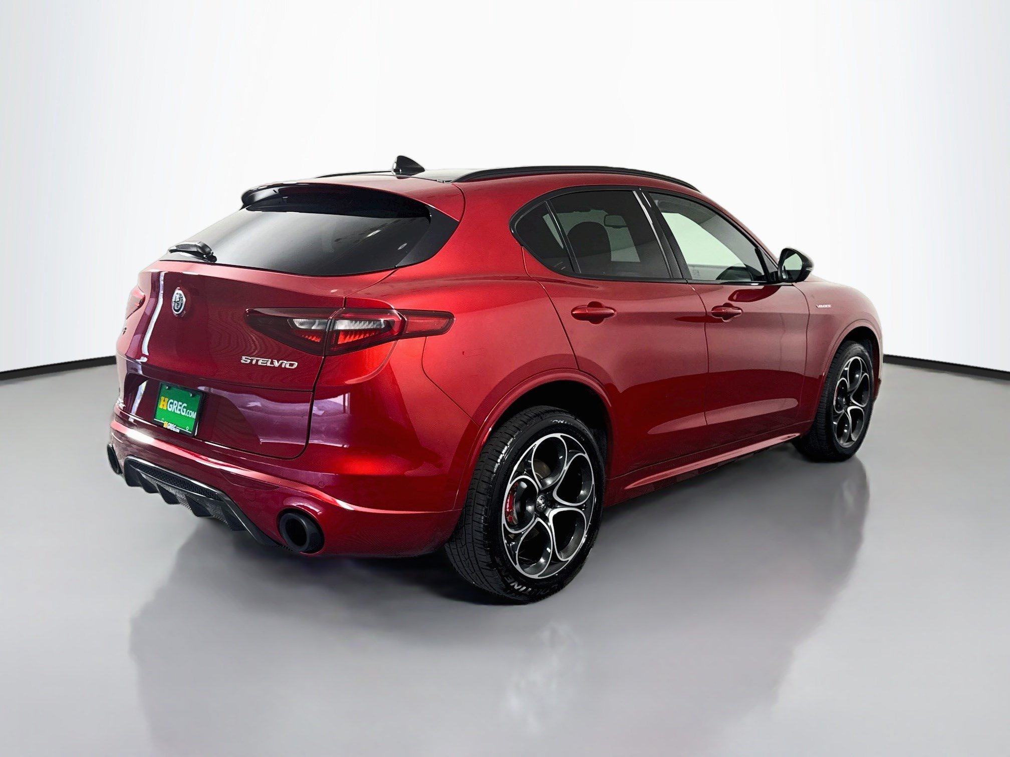 Used 2023 Alfa Romeo Stelvio Veloce AWD/4WD image 10