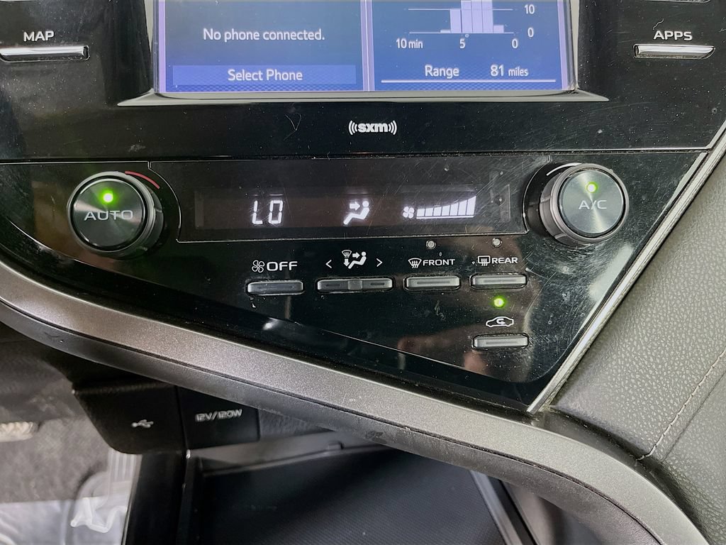 Used 2020 Toyota Camry SE FWD image 22