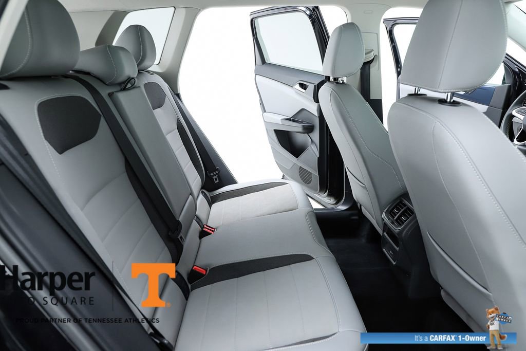 Used 2023 Volkswagen Taos SE w/ Panoramic Sunroof Package image 36