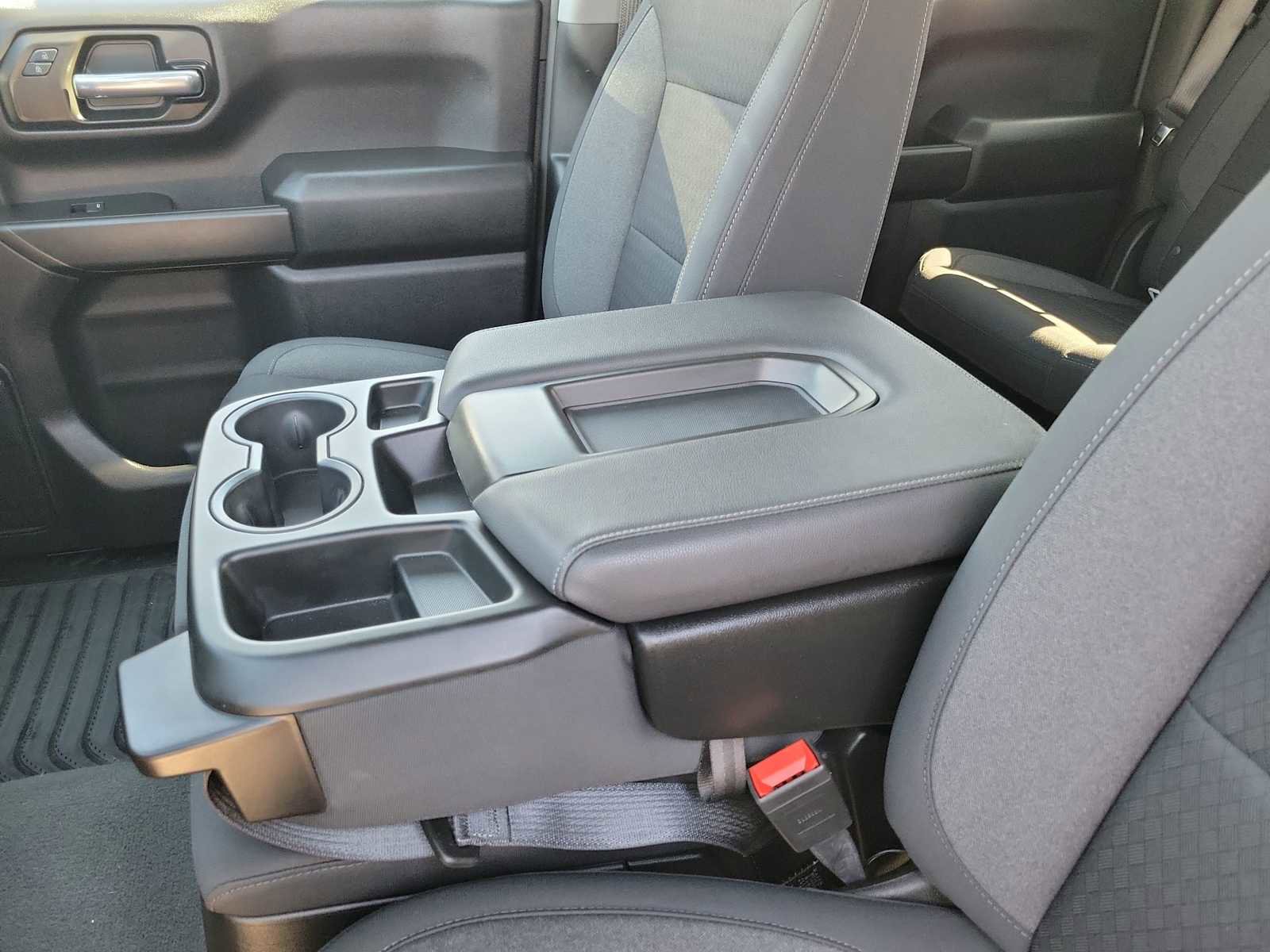 Used 2024 Chevrolet Silverado 1500 Custom image 16