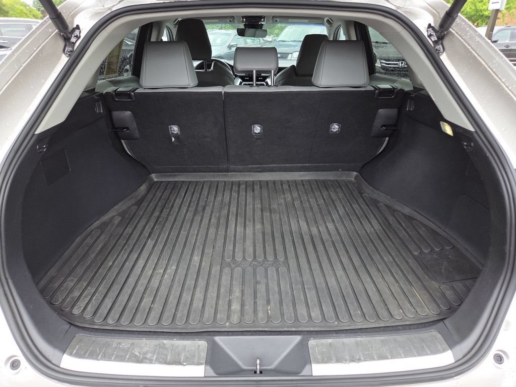 Used 2024 Toyota Venza XLE AWD/4WD image 24