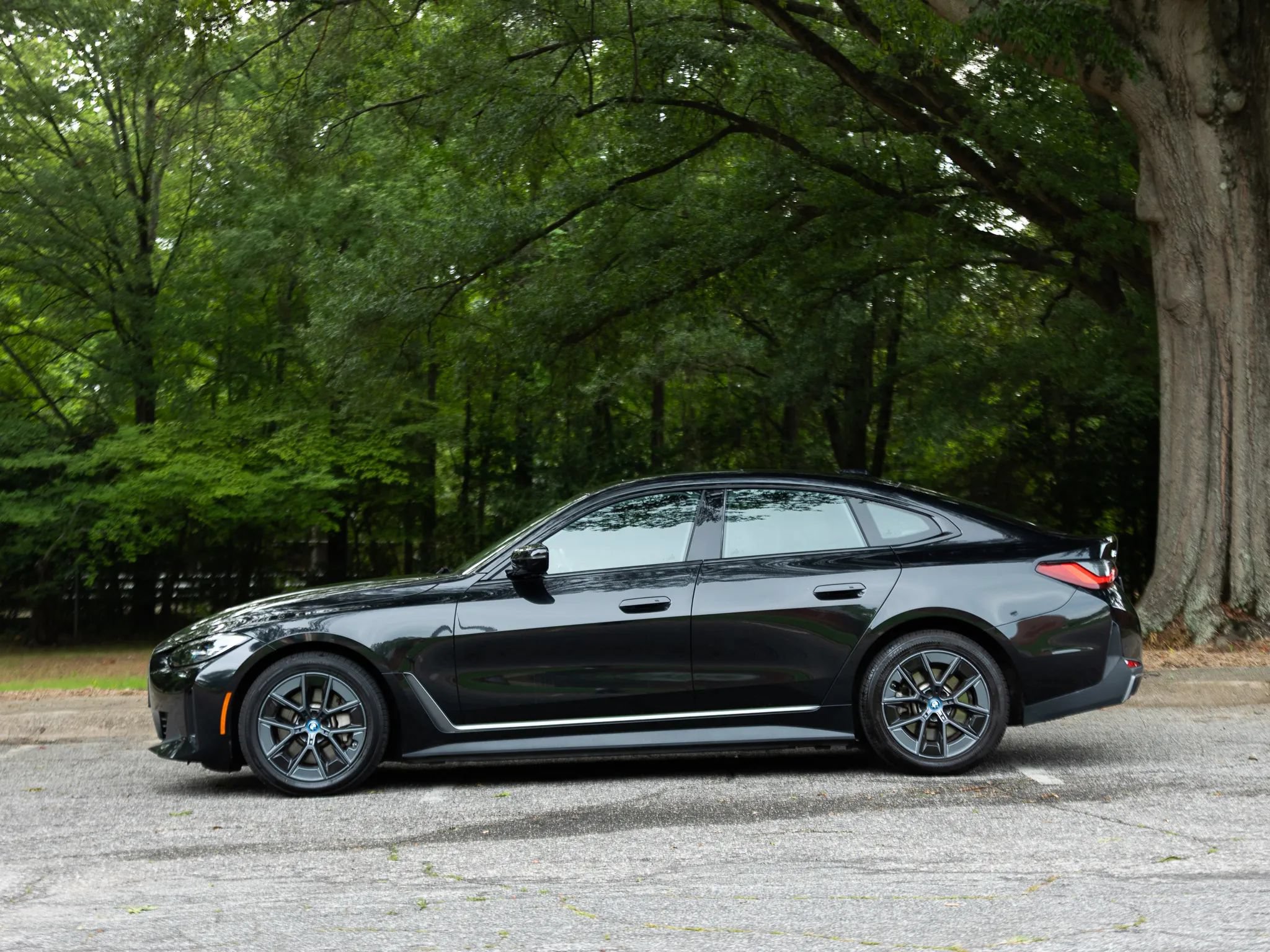 Used 2023 BMW i4 eDrive40 w/ Premium Package RWD image 11
