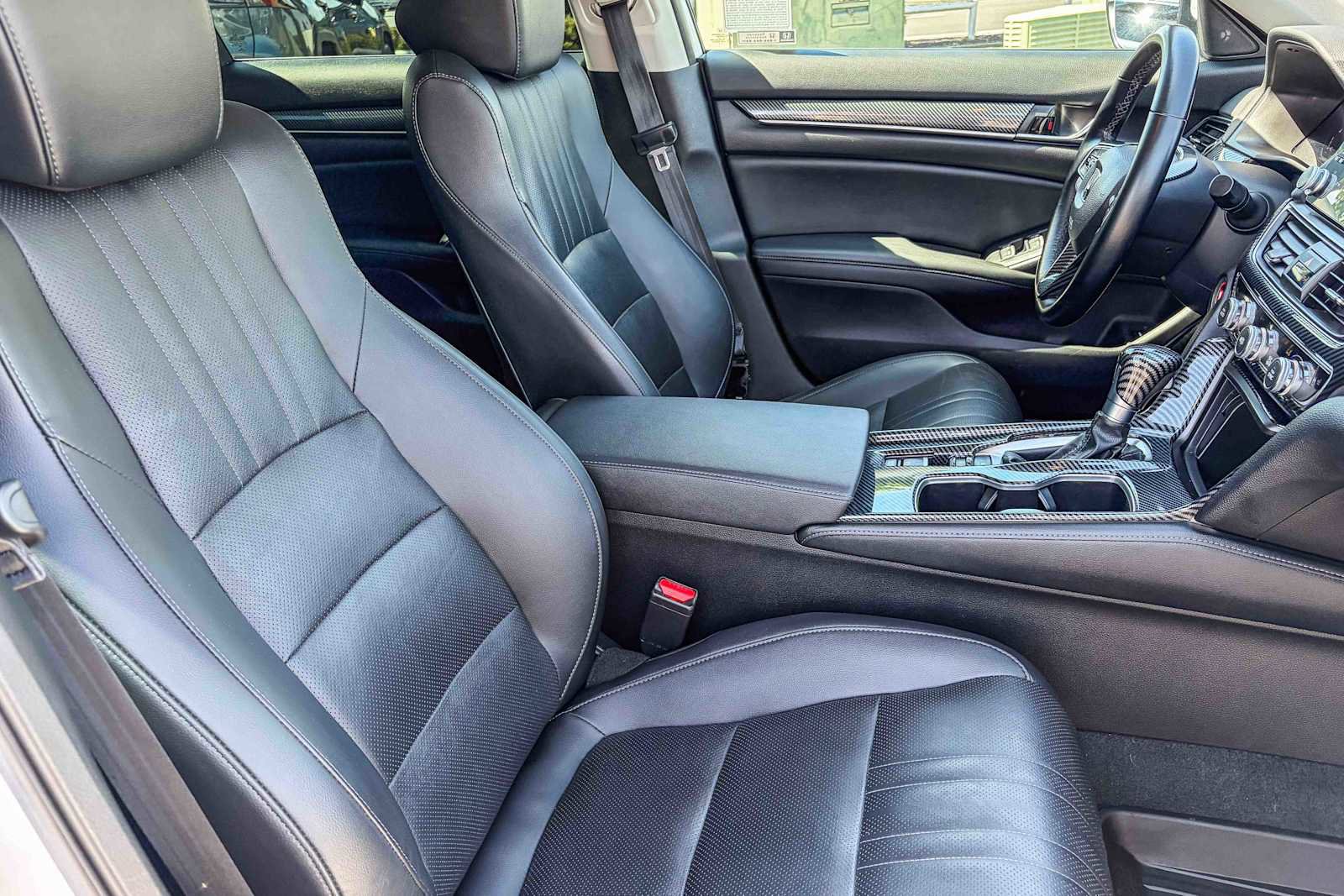 Used 2022 Honda Accord EX-L image 16