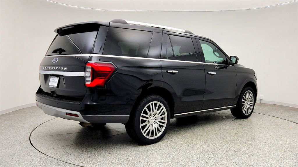 Used 2023 Ford Expedition Limited AWD/4WD image 5