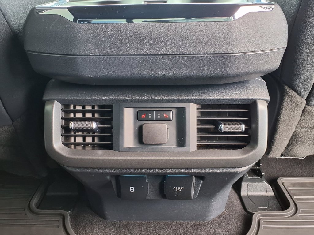 Used 2024 Ford F150 Lariat w/ Equipment Group 502A High AWD/4WD image 18