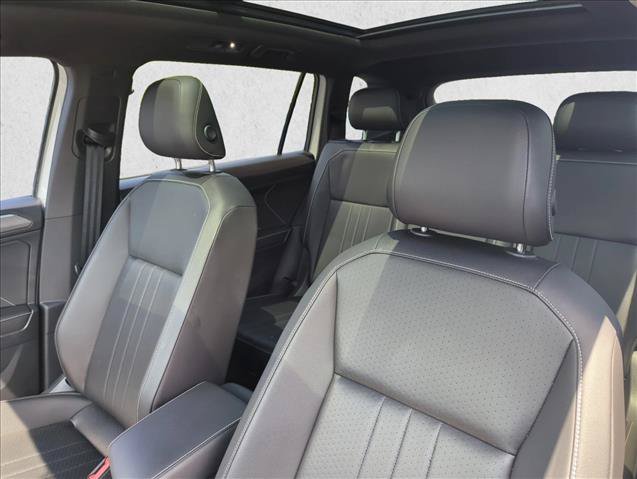 Used 2022 Volkswagen Tiguan SE R-Line FWD image 20