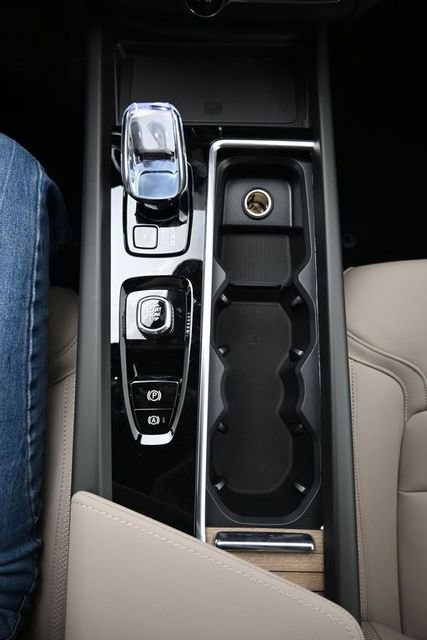 New 2026 Volvo XC60 B5 Plus w/ Protection Package Premier image 11