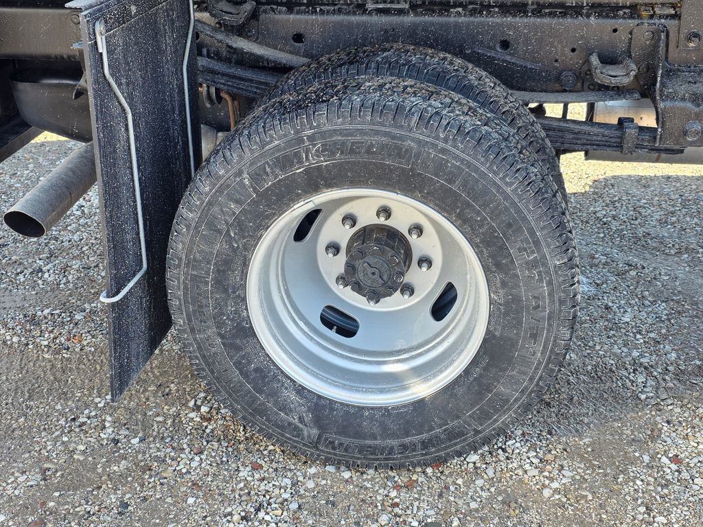 New 2025 Ford F350 XL w/ XL Chrome Package image 13