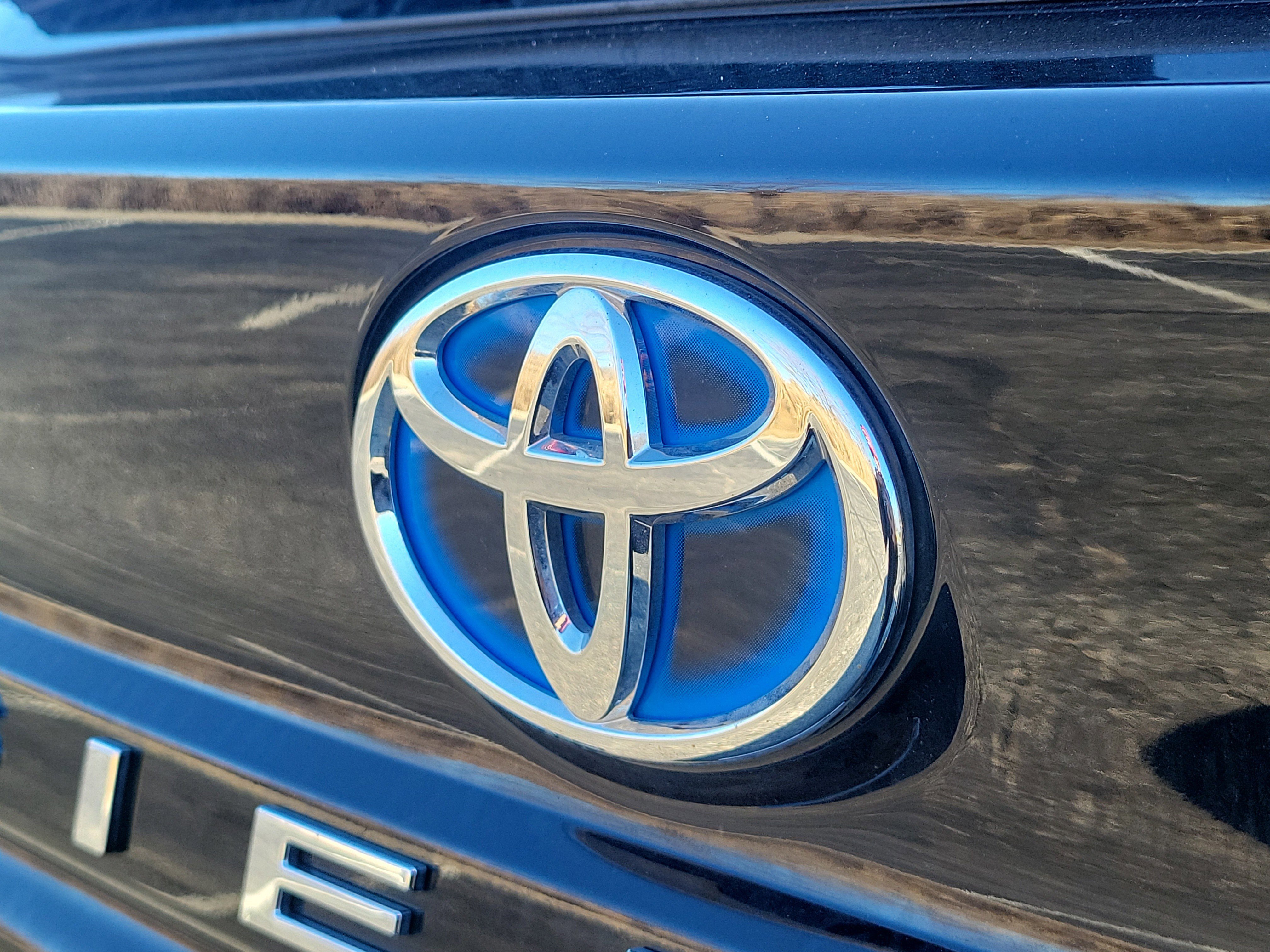 Used 2025 Toyota Sienna Platinum image 6