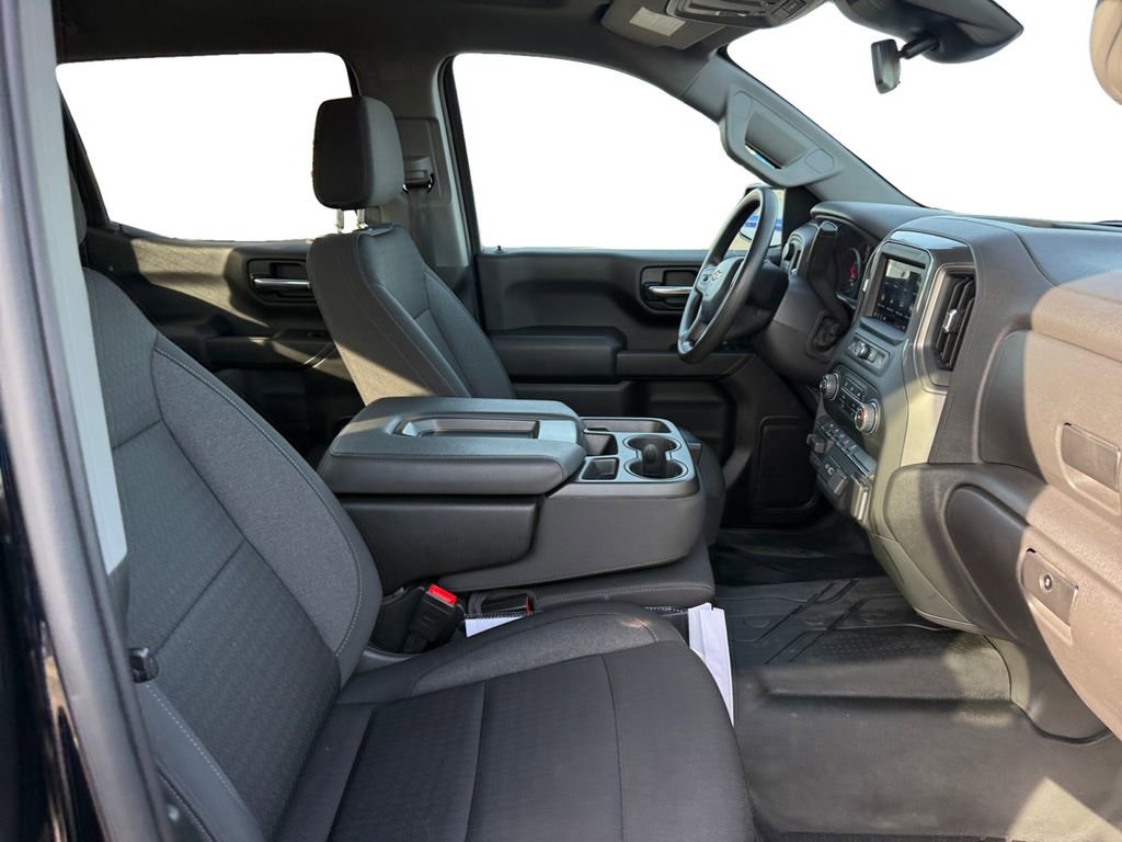 Certified 2024 Chevrolet Silverado 1500 Custom w/ Turbomax Blackout Package image 17