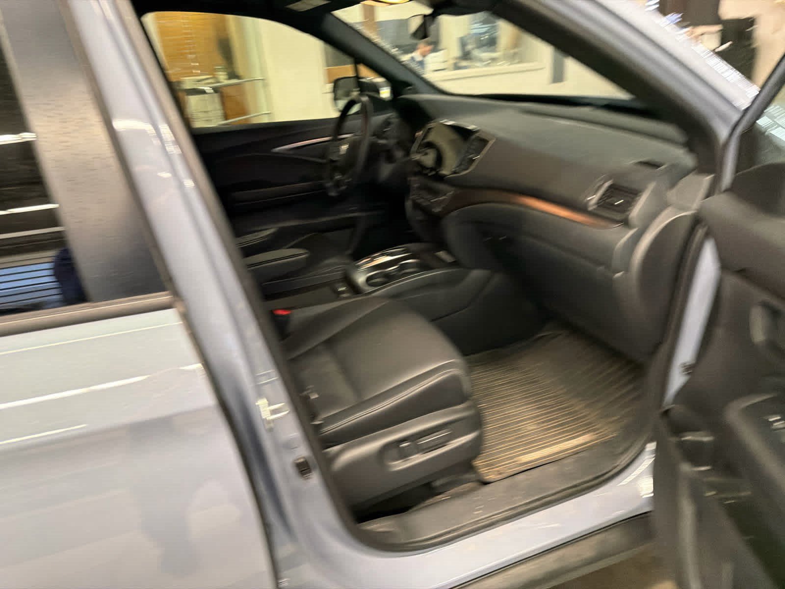 Used 2023 Honda Passport EX-L image 5