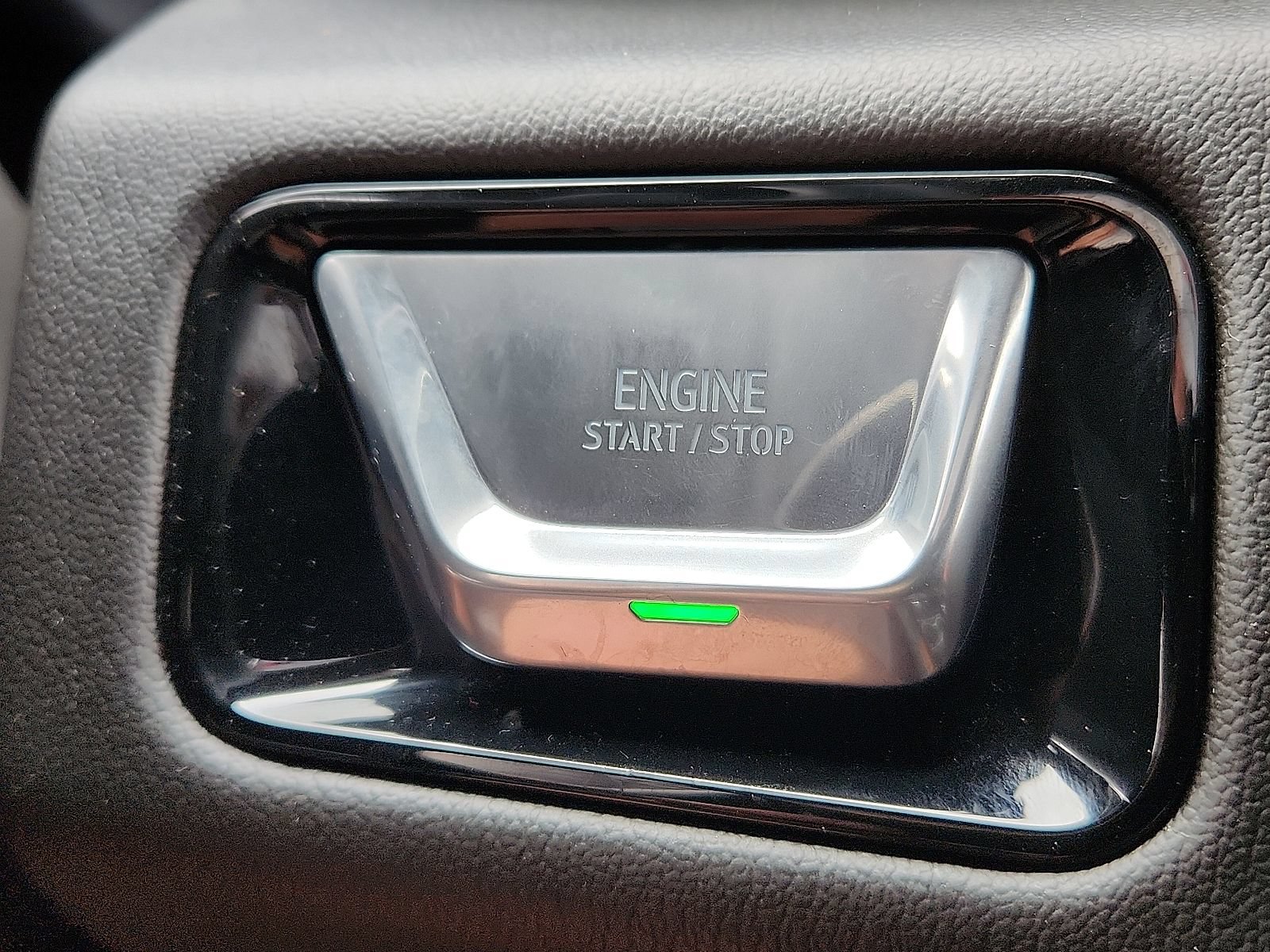 Used 2025 GMC Yukon XL Denali AWD/4WD image 20