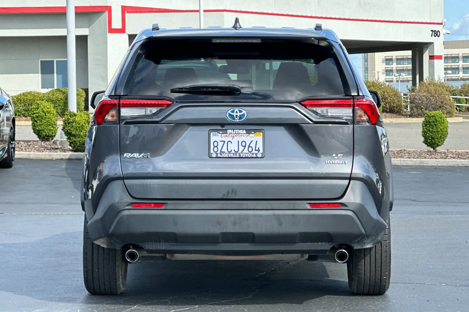 Certified 2021 Toyota RAV4 LE AWD/4WD image 8