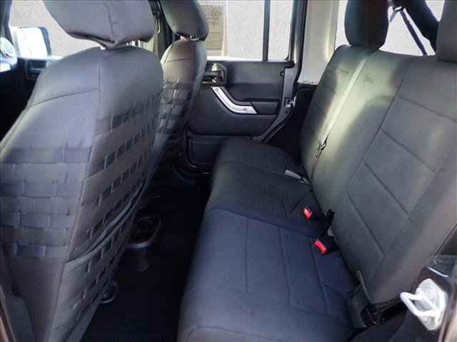 Used 2016 Jeep Wrangler Unlimited Rubicon w/ Connectivity Group image 9