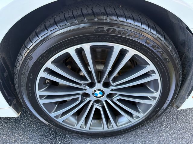 Used 2018 BMW 530i RWD image 12