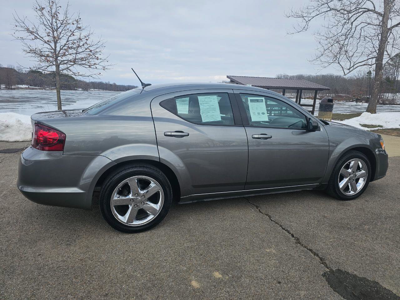 Used 2013 Dodge Avenger SE image 5