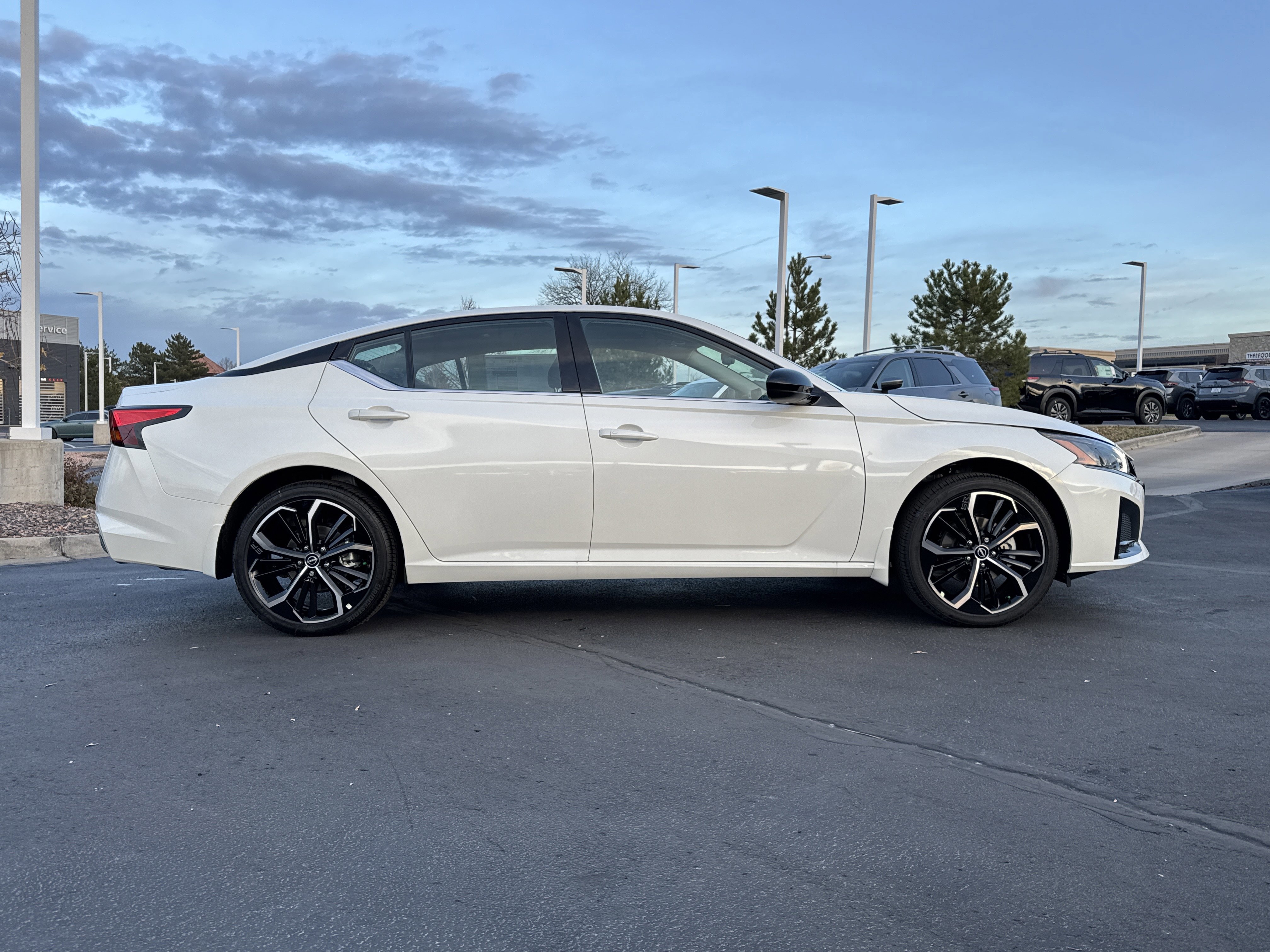 New 2025 Nissan Altima 2.5 SR w/ SR Premium Package AWD/4WD image 2