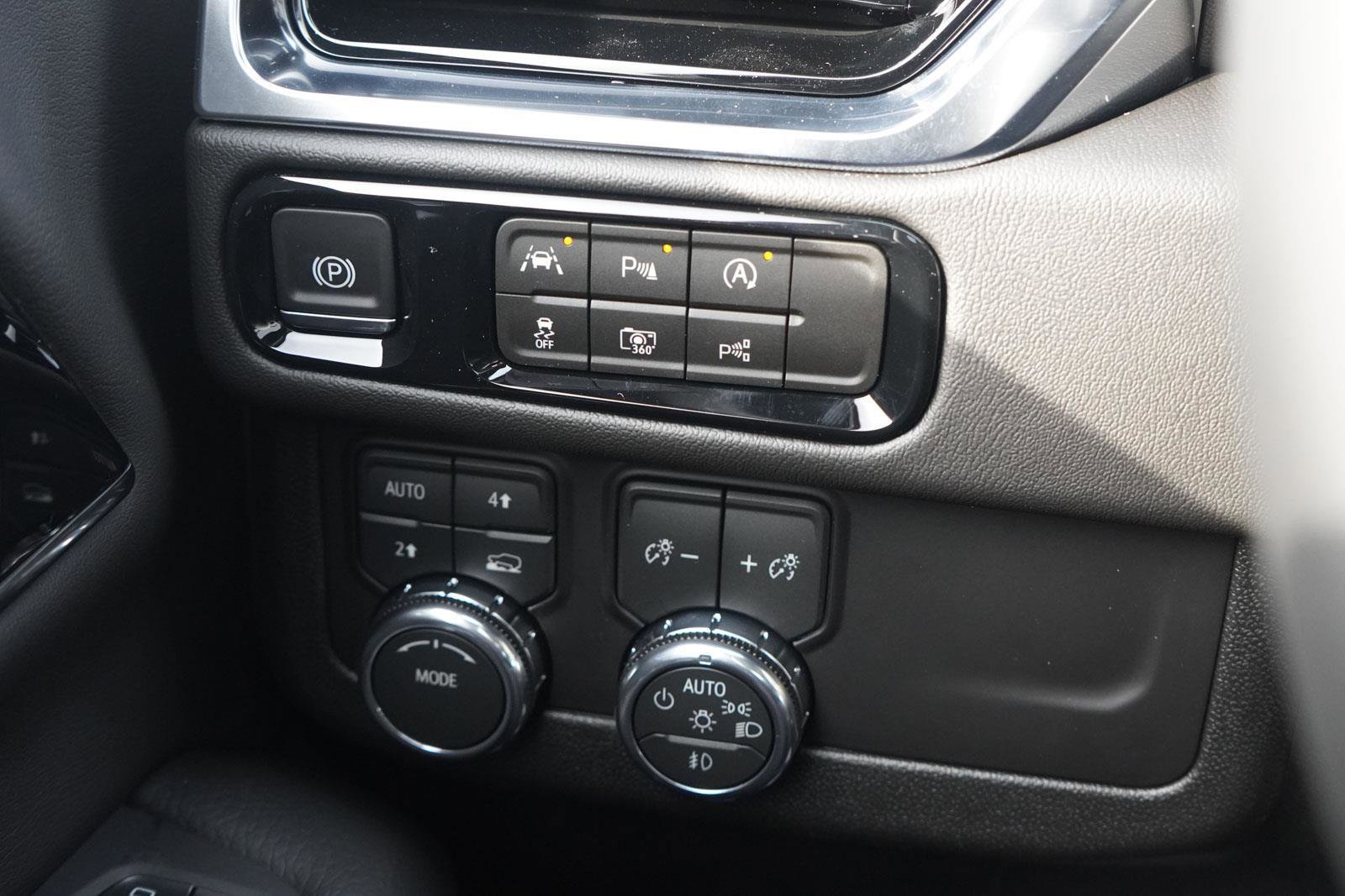 New 2026 GMC Yukon XL Denali w/ Sun & Power Step Package image 20