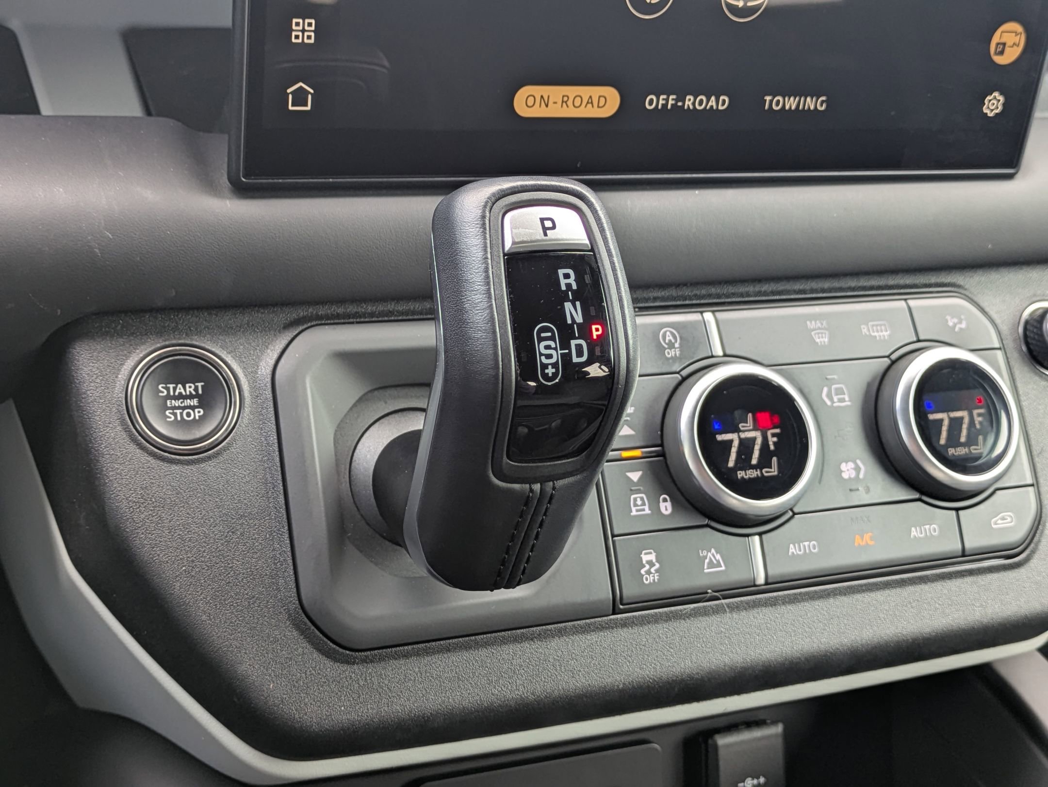 Certified 2023 Land Rover Defender 130 X-Dynamic SE image 17