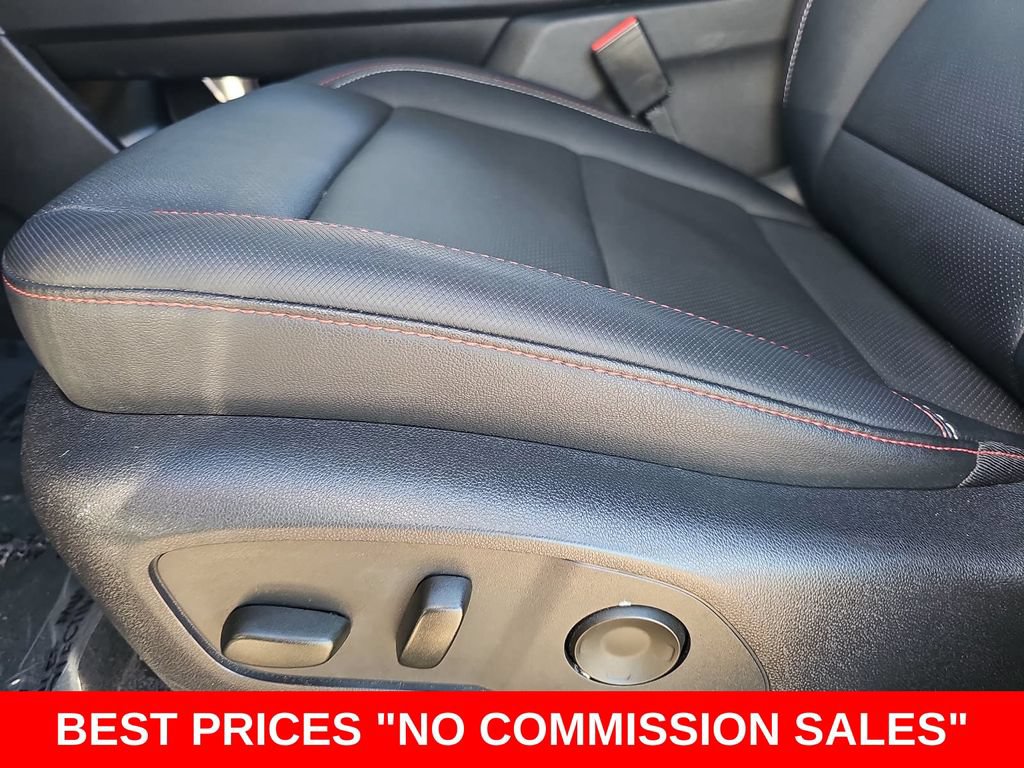Used 2024 Chevrolet Traverse Z71 w/ Enhanced Driving Package AWD/4WD image 31