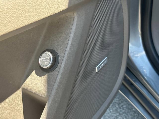 Used 2021 Chevrolet Traverse Premier image 29