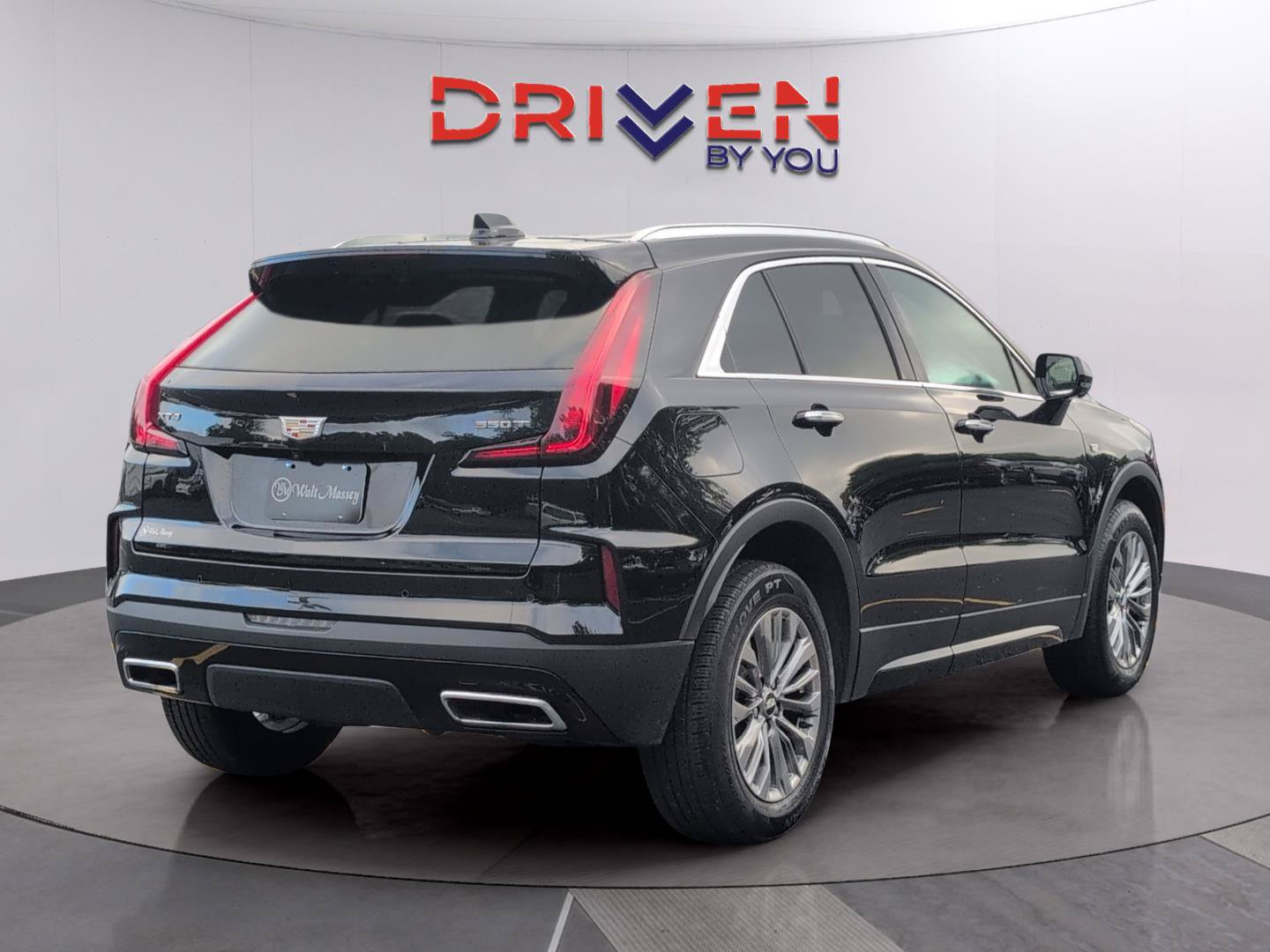 Used 2025 Cadillac XT4 Premium Luxury FWD image 5