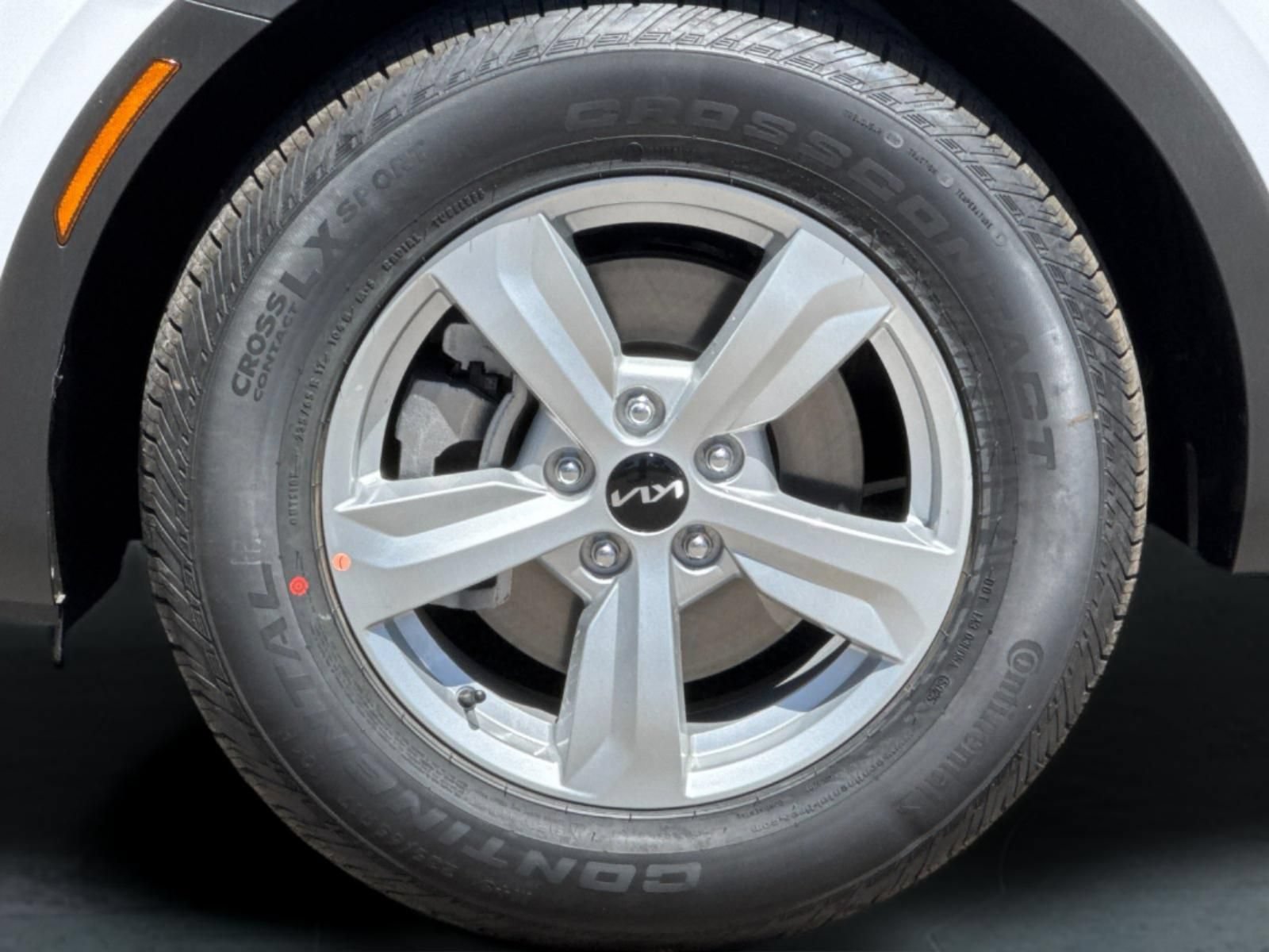 New 2026 Kia Sorento LX FWD image 24