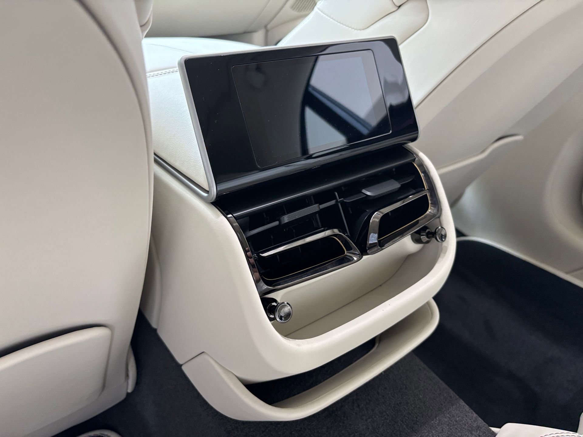 New 2025 Bentley Flying Spur Plug-In Hybrid image 23
