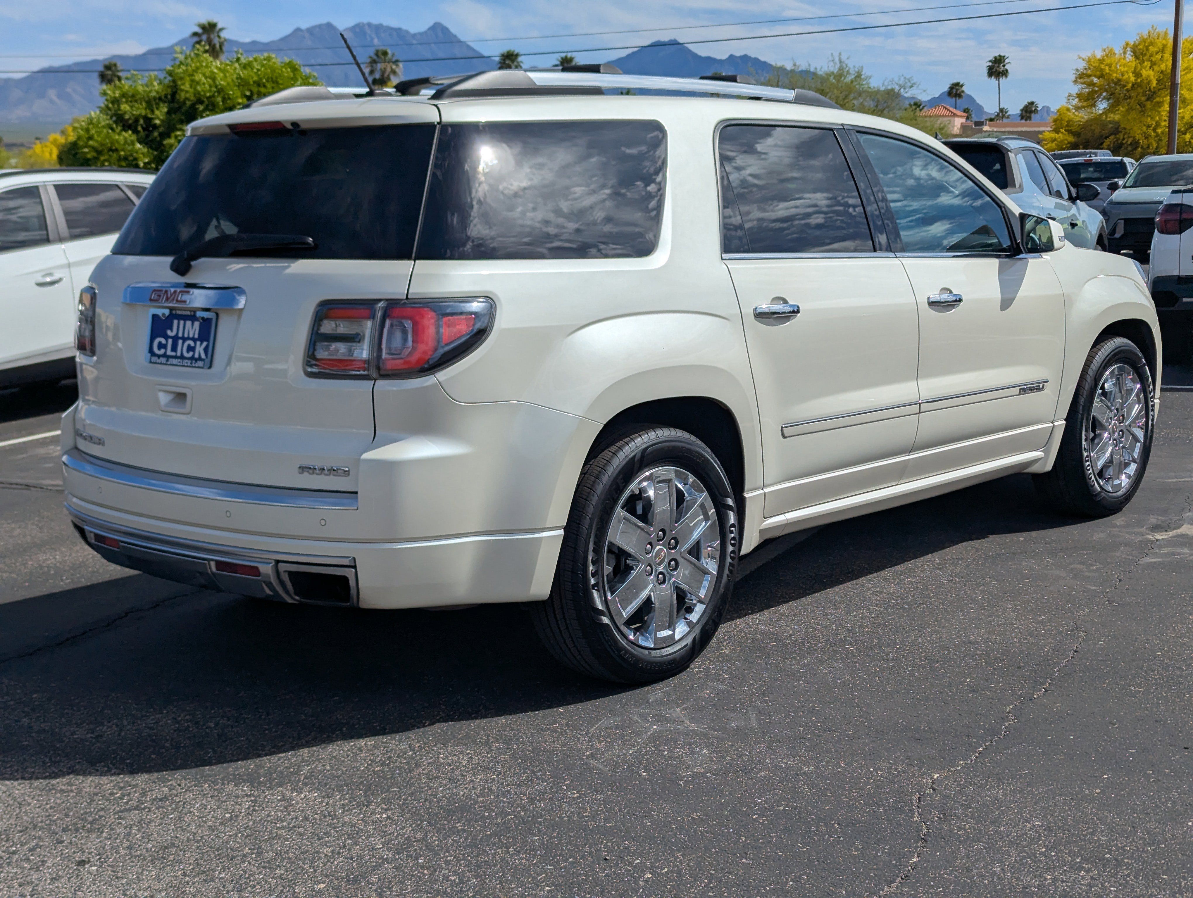 Used 2015 GMC Acadia Denali image 2