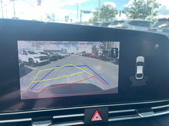 Used 2021 Hyundai Elantra Limited FWD image 14