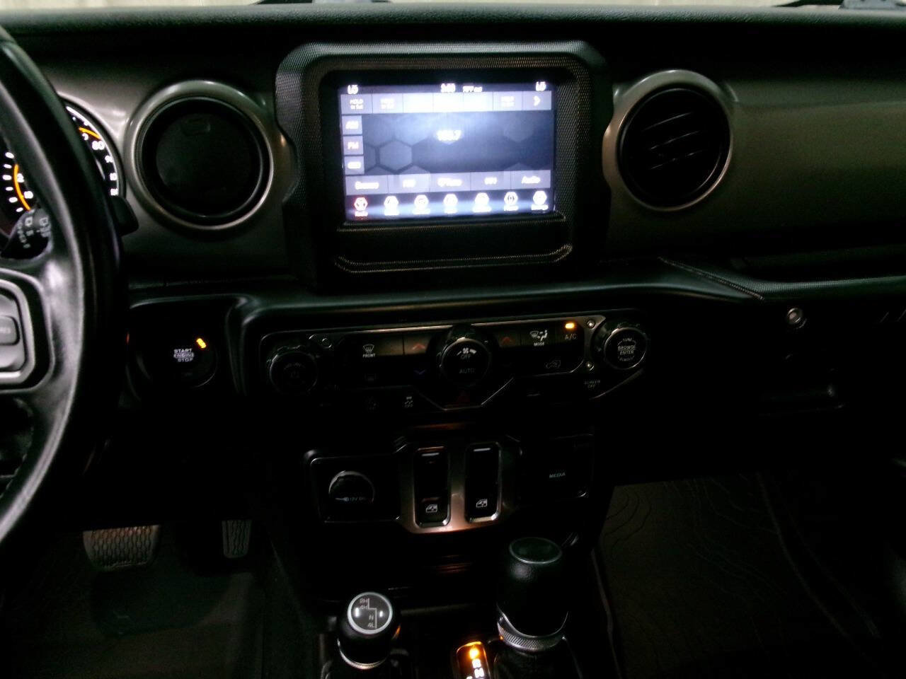 Used 2021 Jeep Wrangler Sport image 27