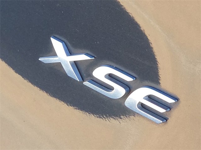 Used 2017 Toyota Corolla XSE image 8