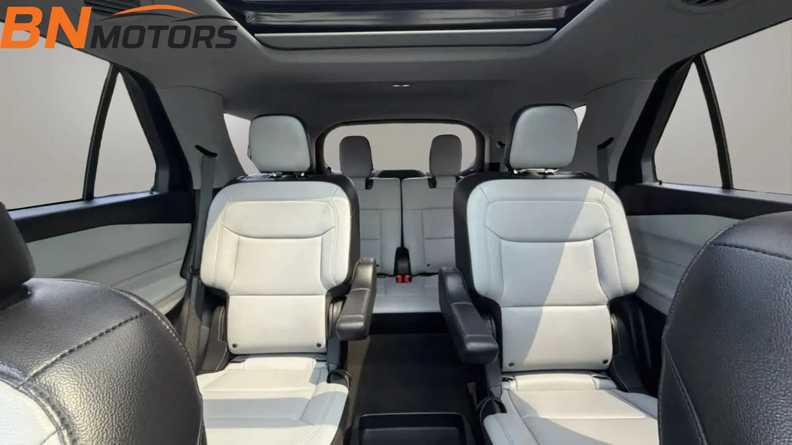 Used 2021 Ford Explorer XLT w/ Equipment Group 202A AWD/4WD image 19