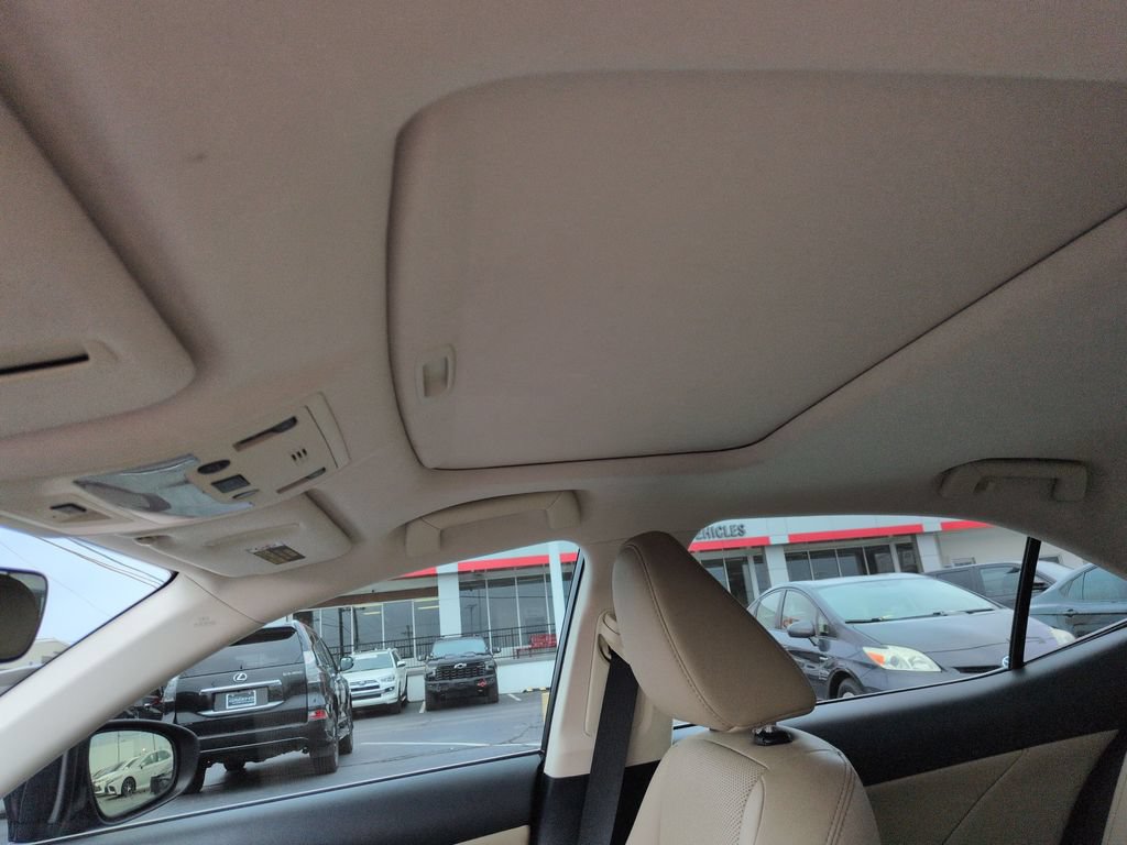 Used 2018 Lexus IS 300 AWD w/ Comfort Package image 21