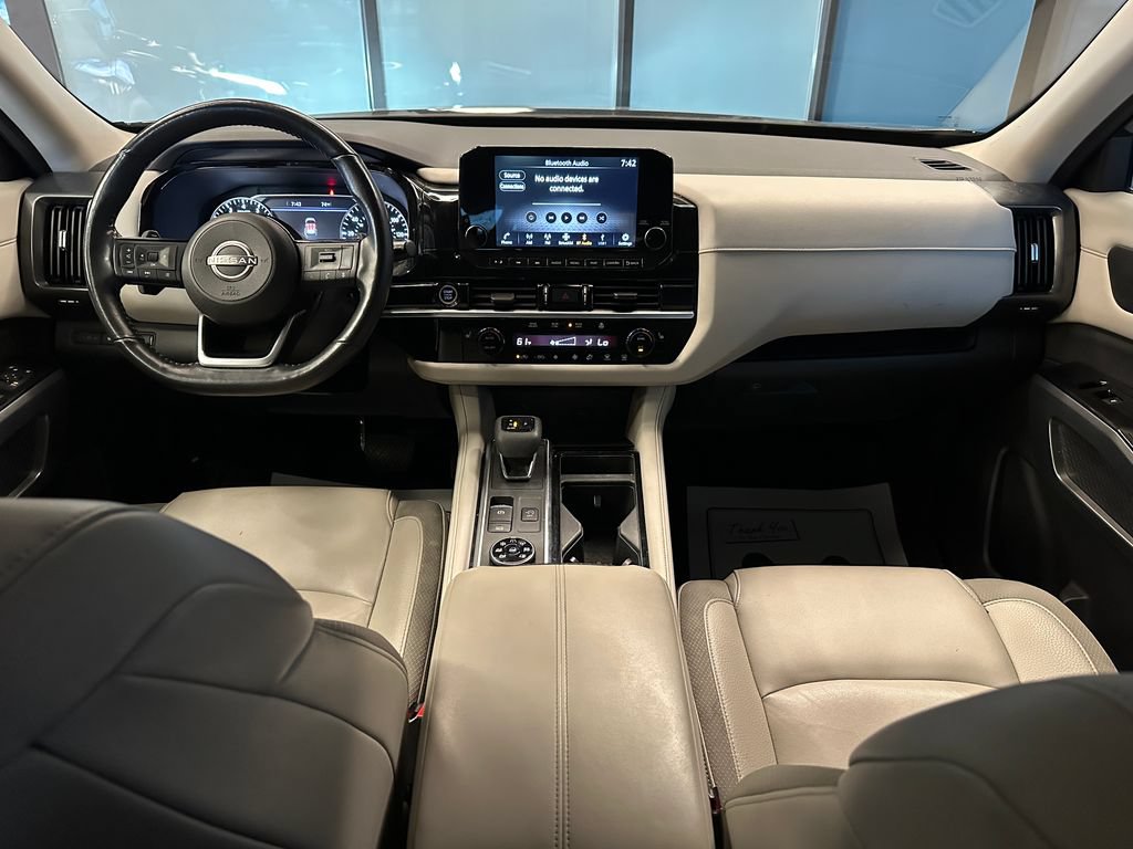 Used 2022 Nissan Pathfinder SL AWD/4WD image 9