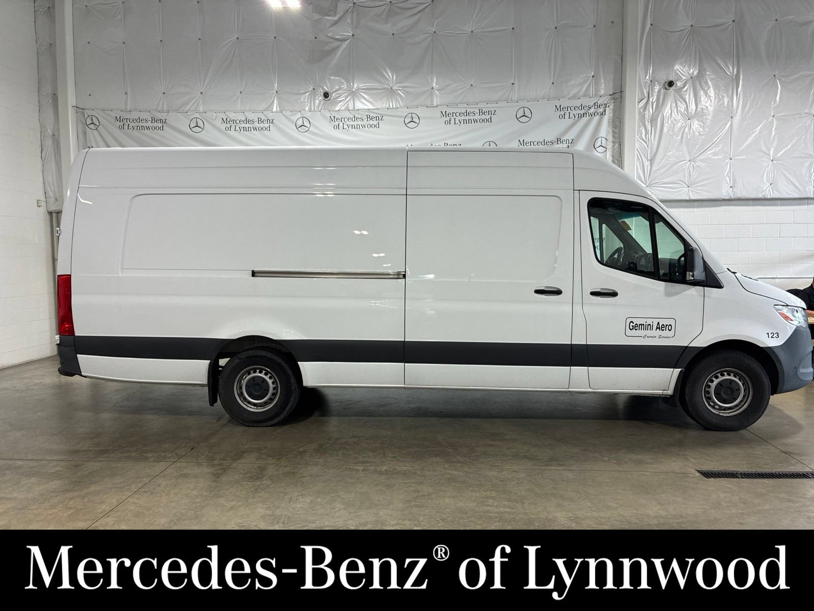 Used 2023 Mercedes-Benz Sprinter 2500 image 2