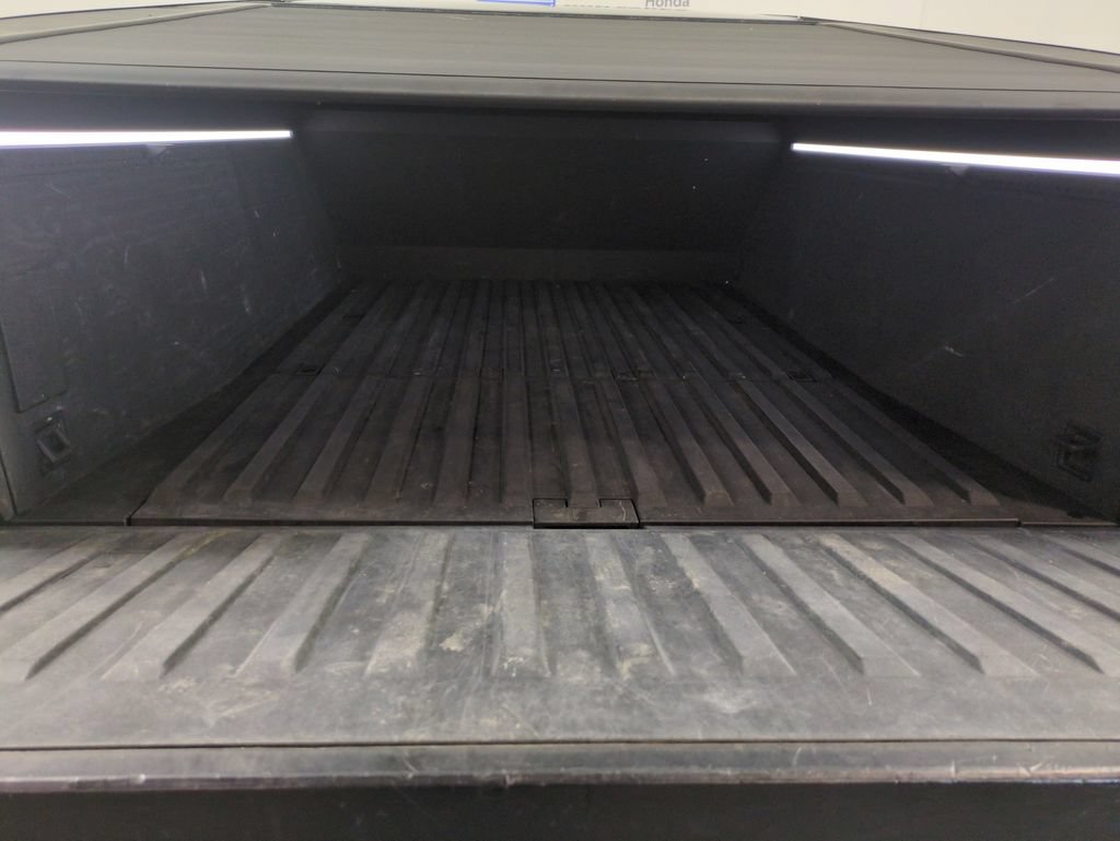 Used 2024 Tesla Cybertruck AWD Crew Cab image 25