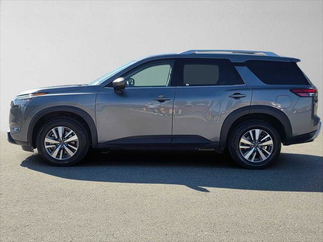 Used 2025 Nissan Pathfinder SL AWD/4WD image 6