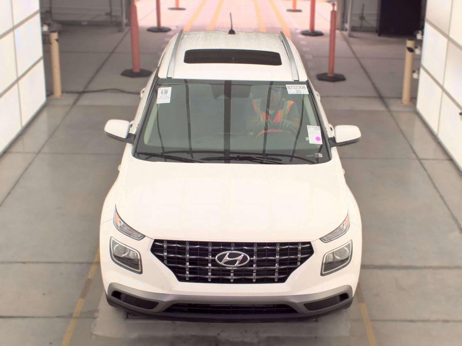 Used 2026 Hyundai Venue SEL FWD image 2