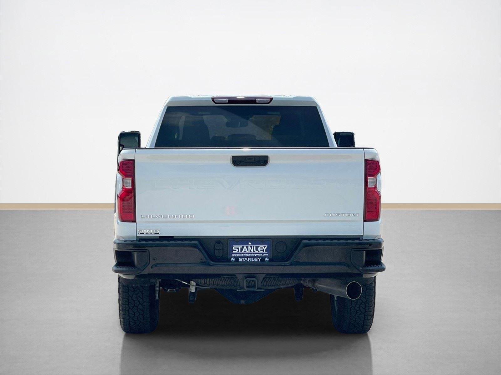 Used 2025 Chevrolet Silverado 2500 Custom w/ Custom Value Package AWD/4WD image 7